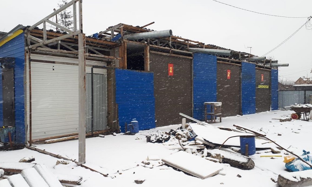 В Омске на улице Хабаровской снесли незаконно построенную автомойку 