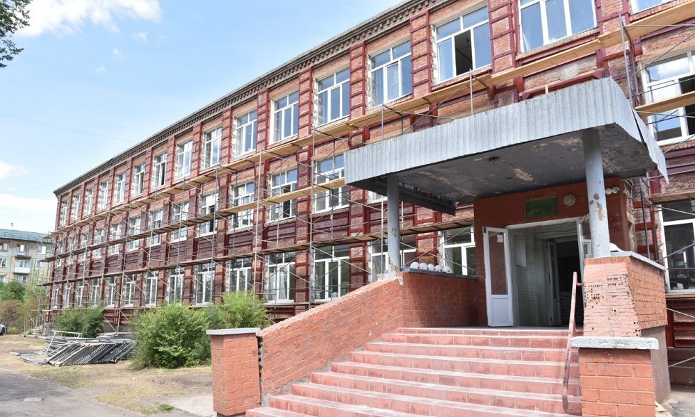 Капитальный ремонт омской гимназии № 75 продвигается строго по графику