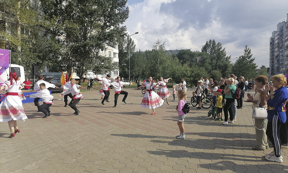 В Центральном округе Омска открылся Школьный бульвар 