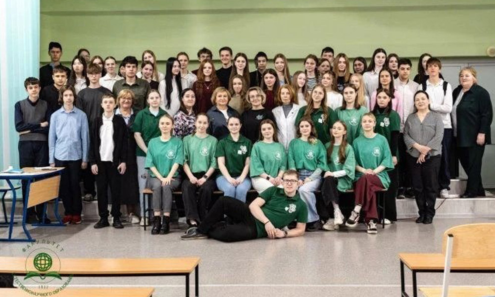 Химия, биология и первая помощь: школьники Омского района побывали на Дне факультета ОмГПУ