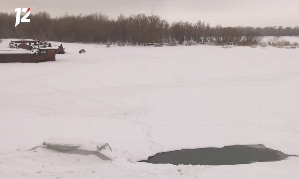 В Омске провели рейд по местам выхода людей на лёд