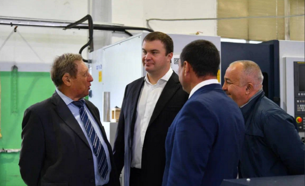 Виталий Хоценко и Сергей Шелест побывали на производстве в ОМКБ