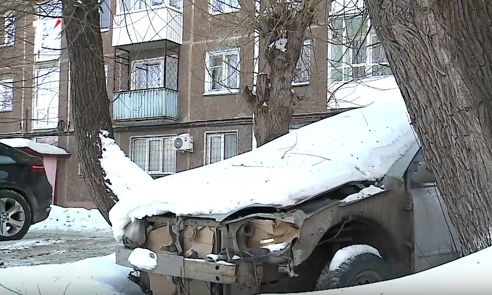 В Омске утвердили порядок эвакуации брошенных автомобилей