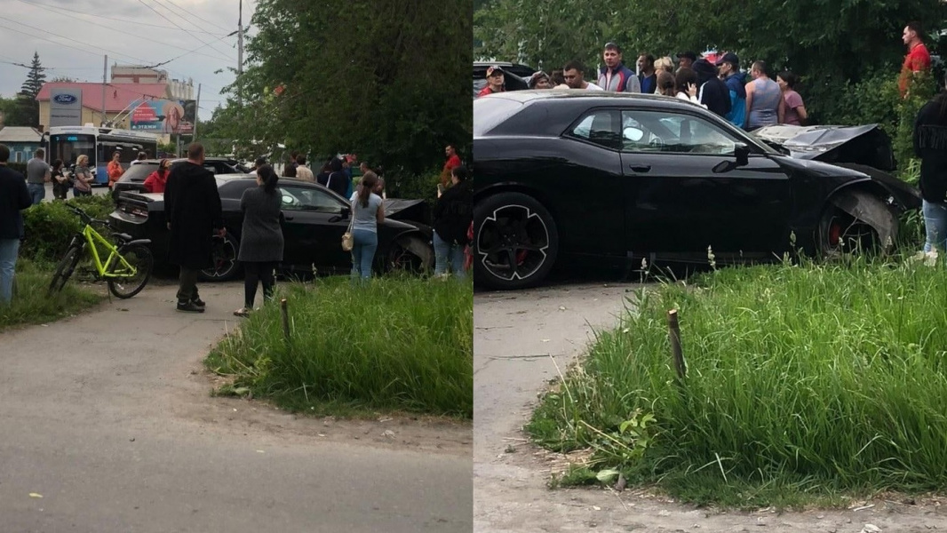 В Омске маслкар врезался в японский кроссовер