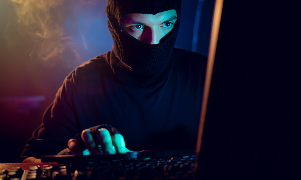 Омским студентам рассказали о схемах вовлечения в киберпреступления