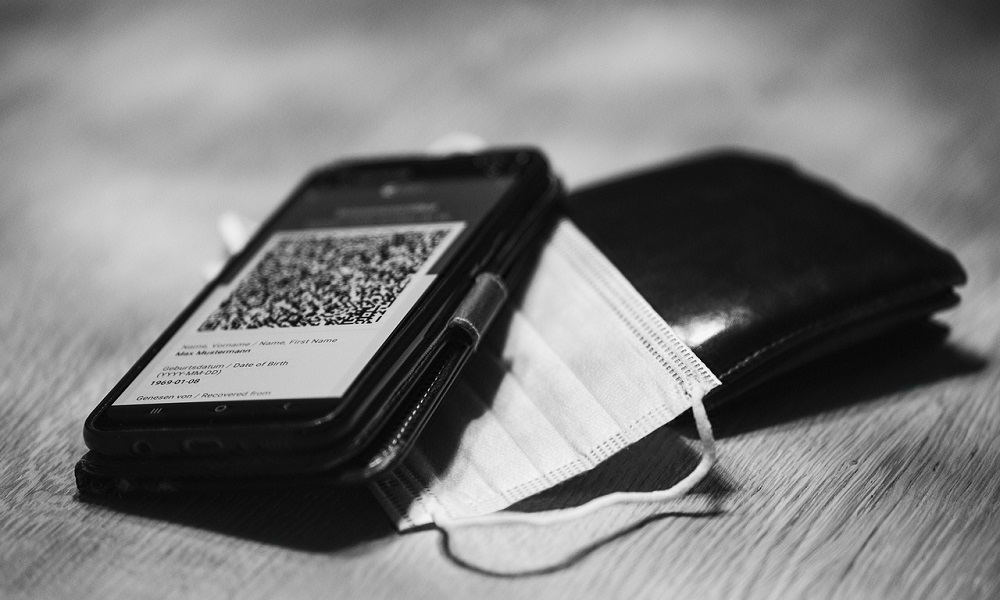 В минздраве пояснили, почему некоторые омичи не смогут получить OR-код 