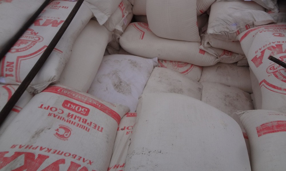 Из Омской области пытались отправить больше 60 тонн сахара в Казахстан под видом муки и удобрений