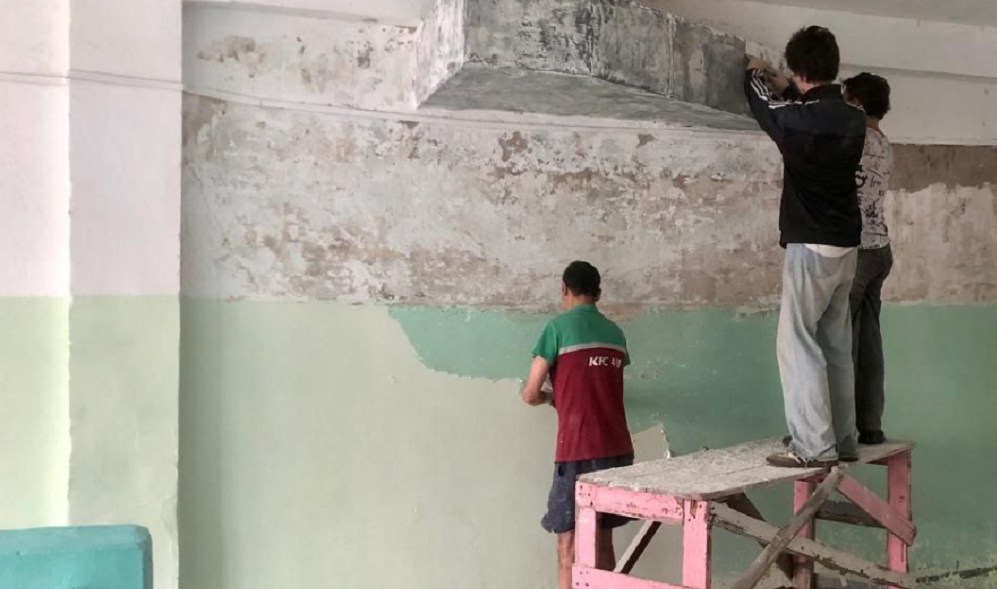 Меценаты продолжают помогать омским школам