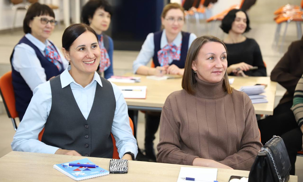 Специалисты Кадрового центра Омской области освоили техники общения с проблемными клиентами