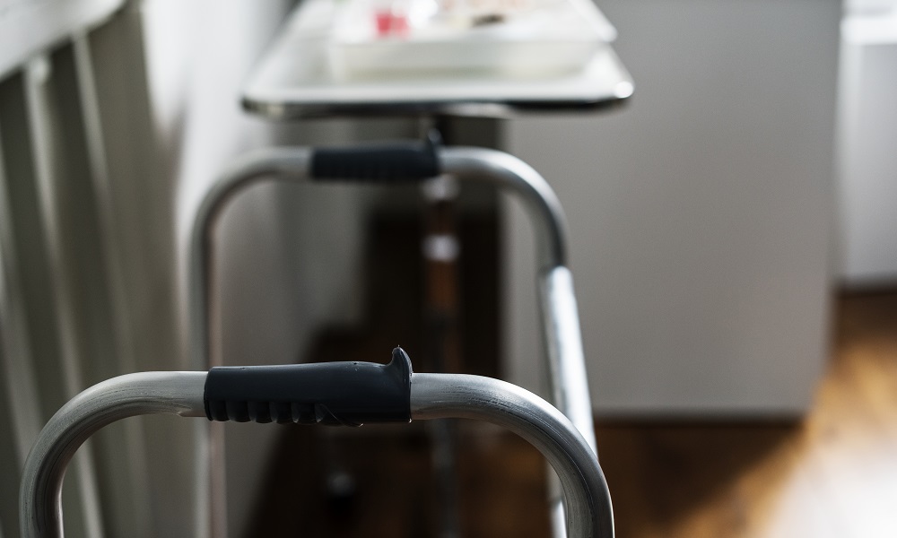  Прокуратура обнаружила массу грубых нарушений в частном доме престарелых в Омской области