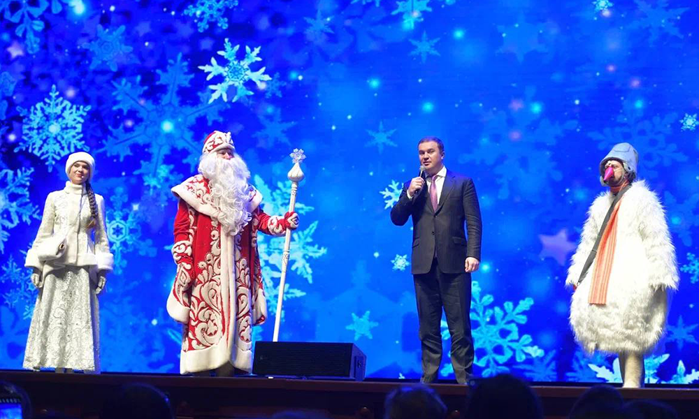 Виталий Хоценко открыл Губернаторскую новогоднюю ёлку – 2023