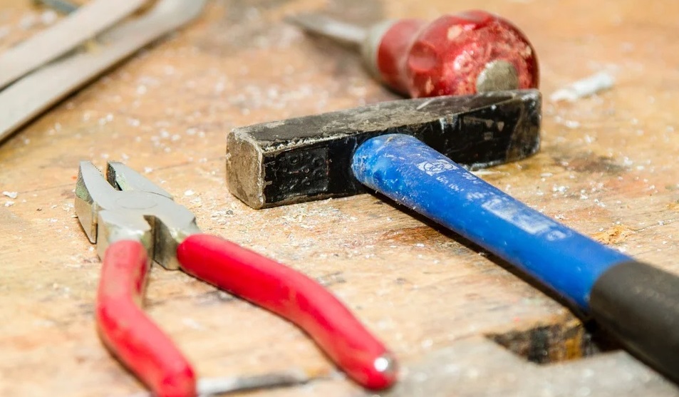 На Левобережье Омска продолжают ремонтировать дворовые территории