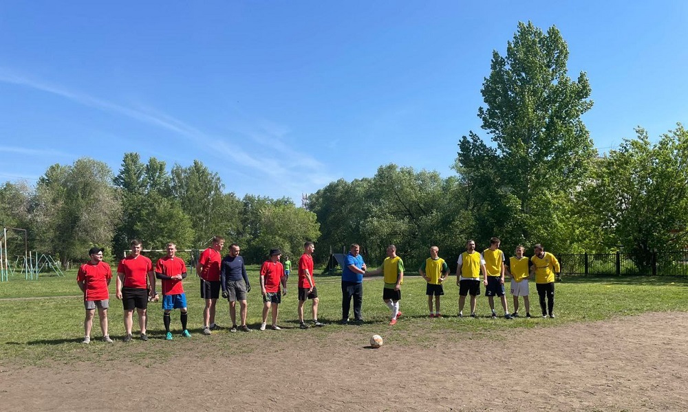 На стадионе омской школы № 81 прошёл турнир по мини-футболу 