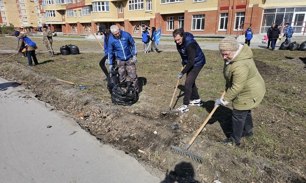 Активисты «Единой России» присоединились к областному субботнику