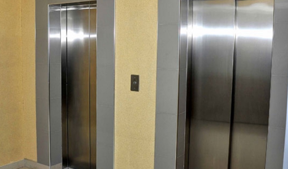 В Омске 600 человек получили компенсацию за то, что не пользуются лифтом