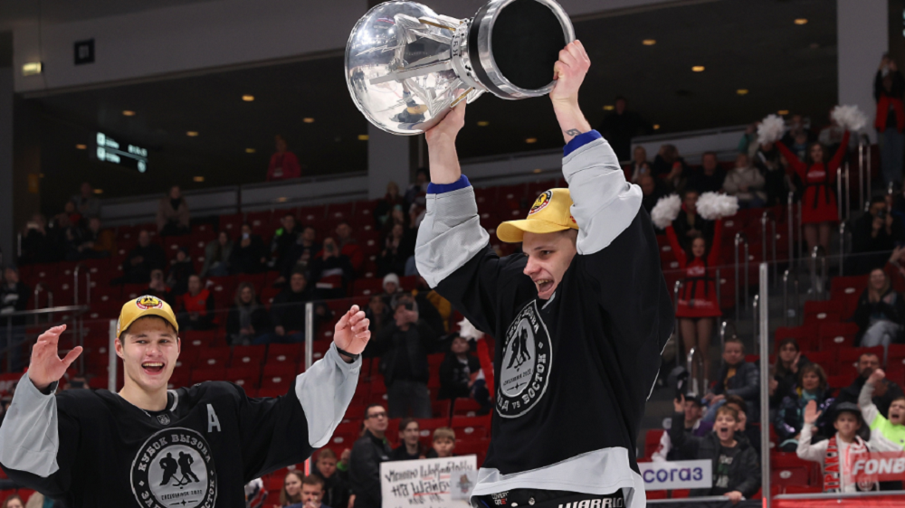 «Омские ястребы» в составе команды Востока стали обладателями Кубка вызова МХЛ