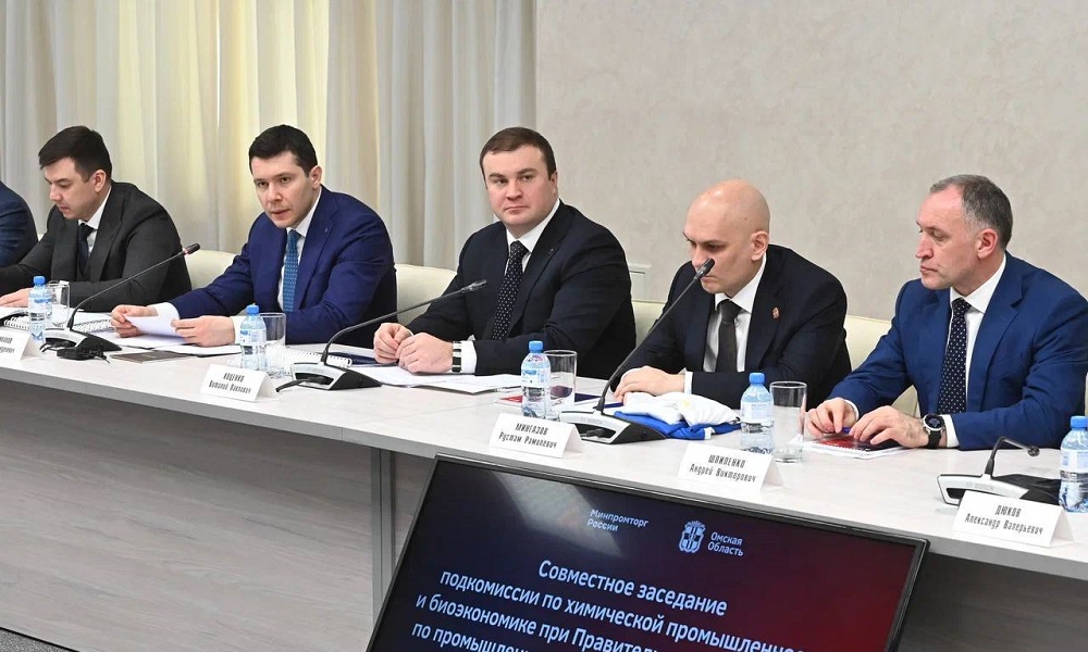В Омске обсудили развитие химической промышленности и реализацию нацпроекта «Новые материалы и химия» 