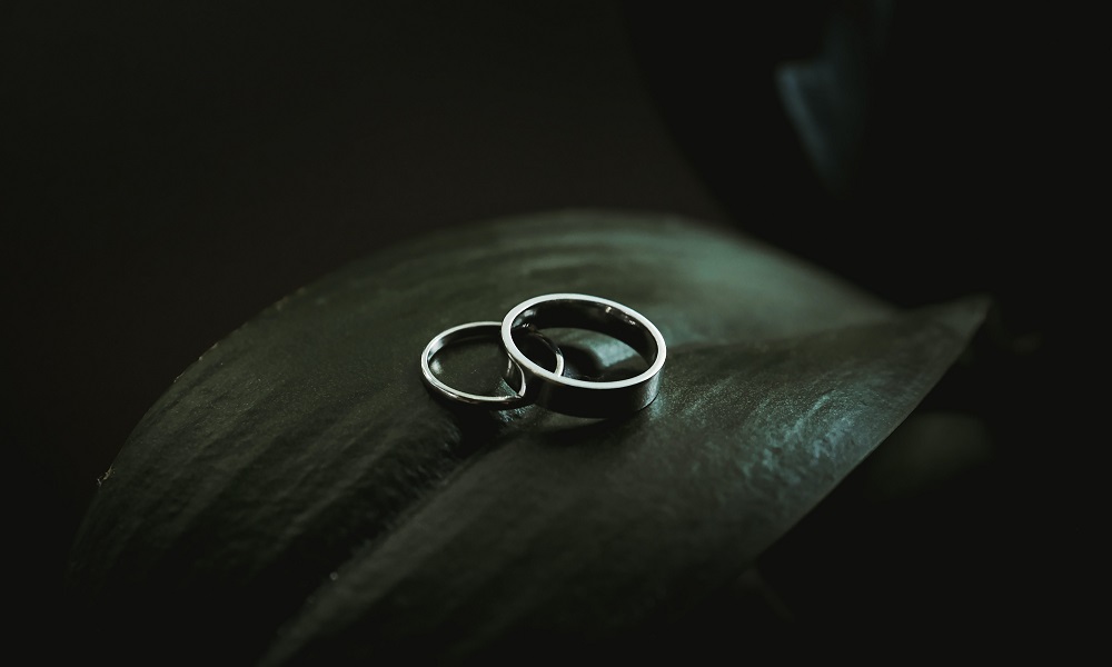 Омичи стали чаще покупать обручальные кольца