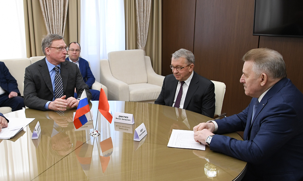 Александр Бурков предложил давать отсрочку молодым специалистам омских оборонных предприятий