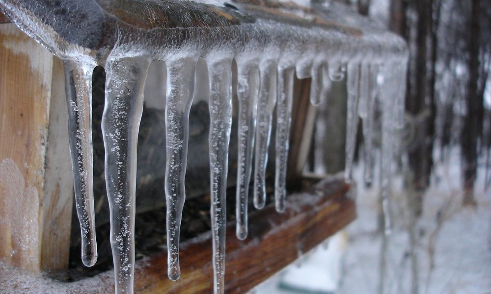 «Услышав громкий голос сверху, прижаться к стене»: администрация Омска готовится к потеплению