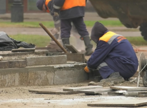 В центре Омска продолжают обновлять общественное пространство