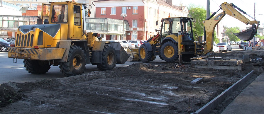 В Омске возле нового медцентра Минобороны начали благоустраивать территорию
