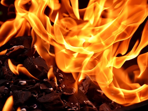 Омские следователи проводят проверку по факту гибели людей на пожаре