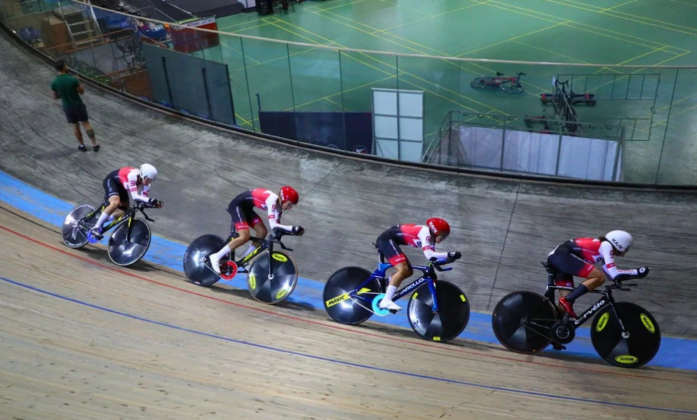 В Омске открылись сразу три турнира по велоспорту на треке