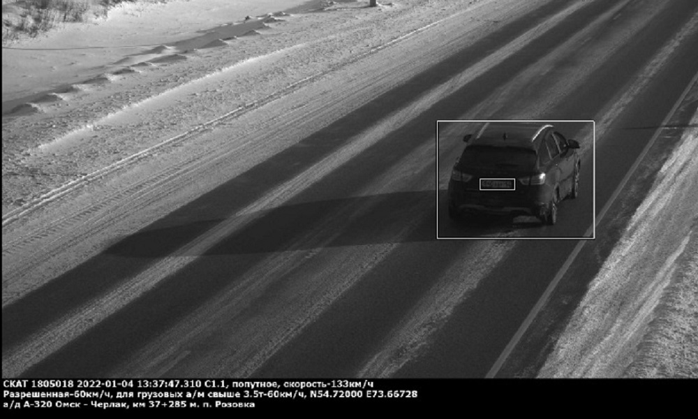 Нет водительских прав, зато есть 82 штрафа: омича-нарушителя лишили автомобиля 