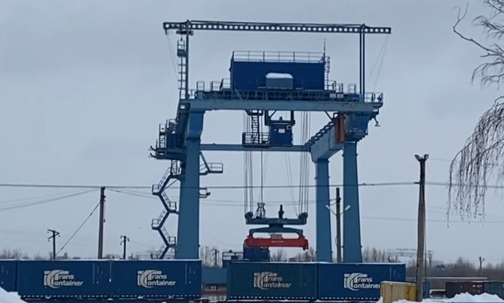 Омского сотрудника транспортного предприятия будут судить за взятки с вымогательством