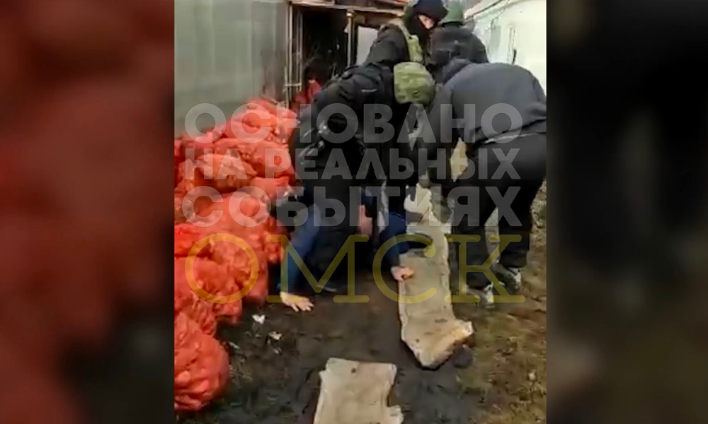 Штурм росгвардейцев под лай собак: публикуем кадры задержания предполагаемого убийцы бизнесмена Воробьёва