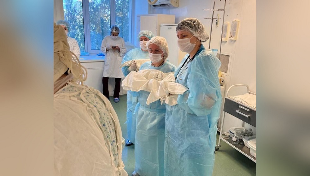 В Омске родились первые в этом году тройняшки