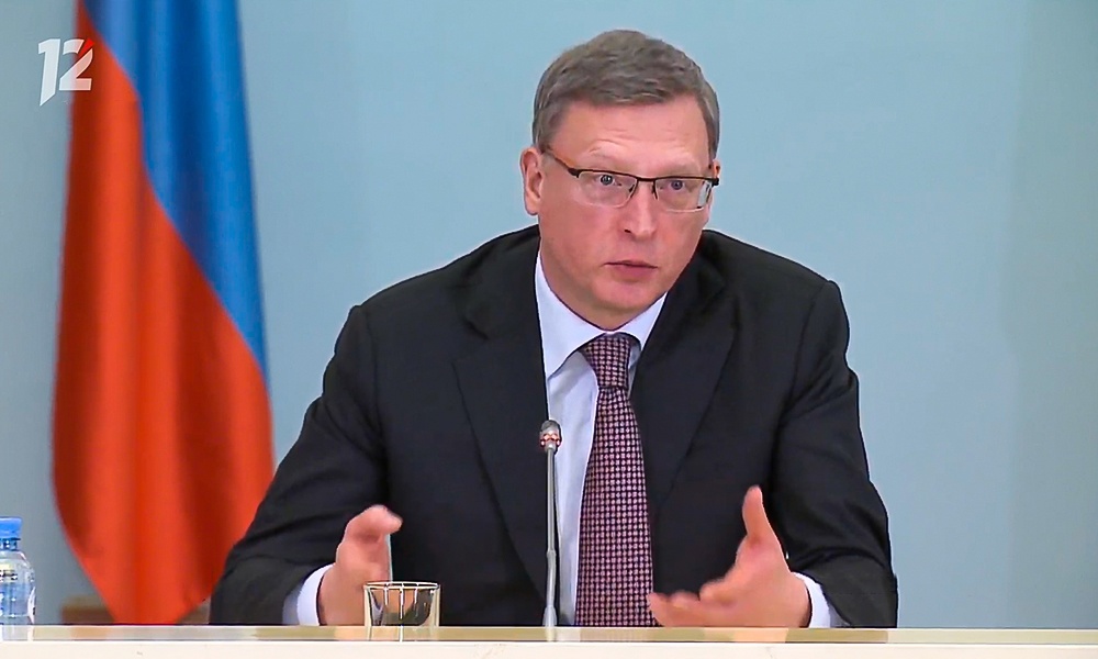 Губернатор Омской области отметил особую роль СМИ в непростое для страны время