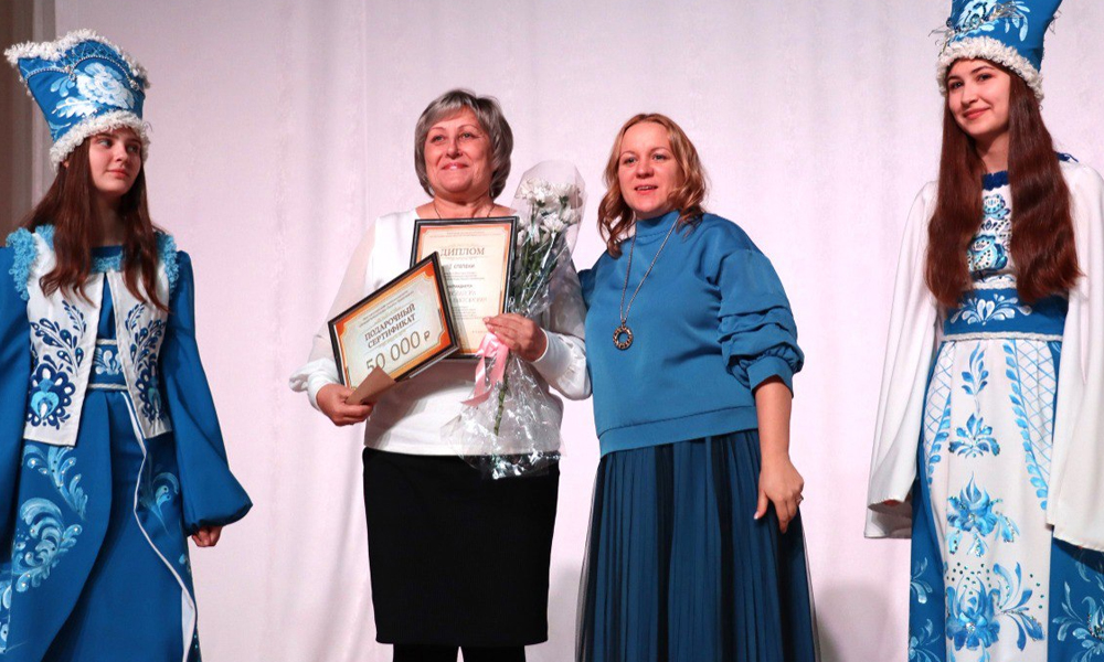 В Нововаршавке наградили лучших библиотекарей Омской области