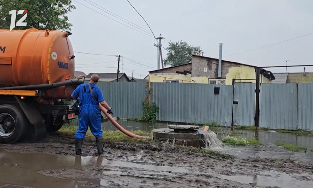 В Немецком посёлке сегодня продолжается системная работа по ликвидации подтоплений