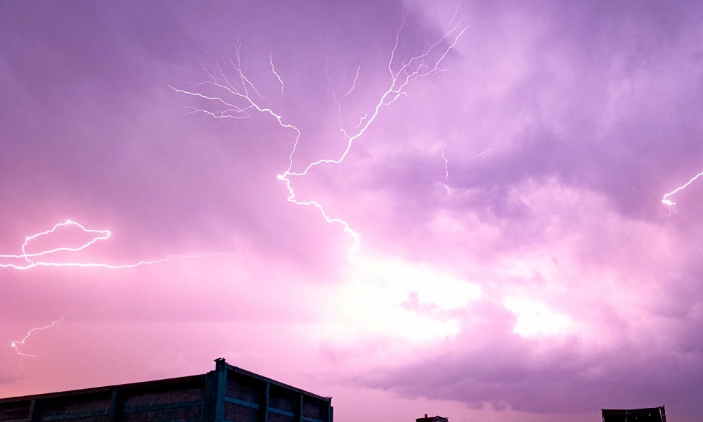 Омичей поразила первая гроза в апреле