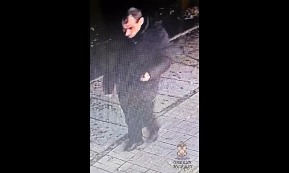 Сотрудники омской полиции ищут мужчину, который напал с ножом на 21-летнего оппонента