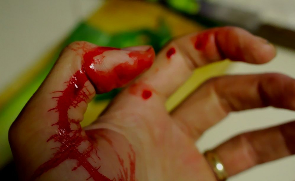 Омские следователи доказали причастность омича к убийству бездомного по пятнам крови на одежде