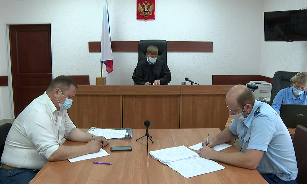 Многодетный отец, по вине которого в Омской области сгорели его жена и дети, отказался от признательных показаний