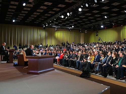 В Сибири и за Уралом может появиться 2%-ная ипотека для молодых семей