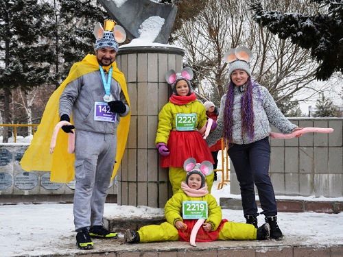 Омичи выбрали самый лучший костюм участников XXIX Сибирского полумарафона