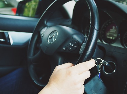 Омич дважды продал свой Mercedes