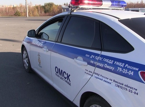 В Омске Mazda сбила школьника на "зебре"