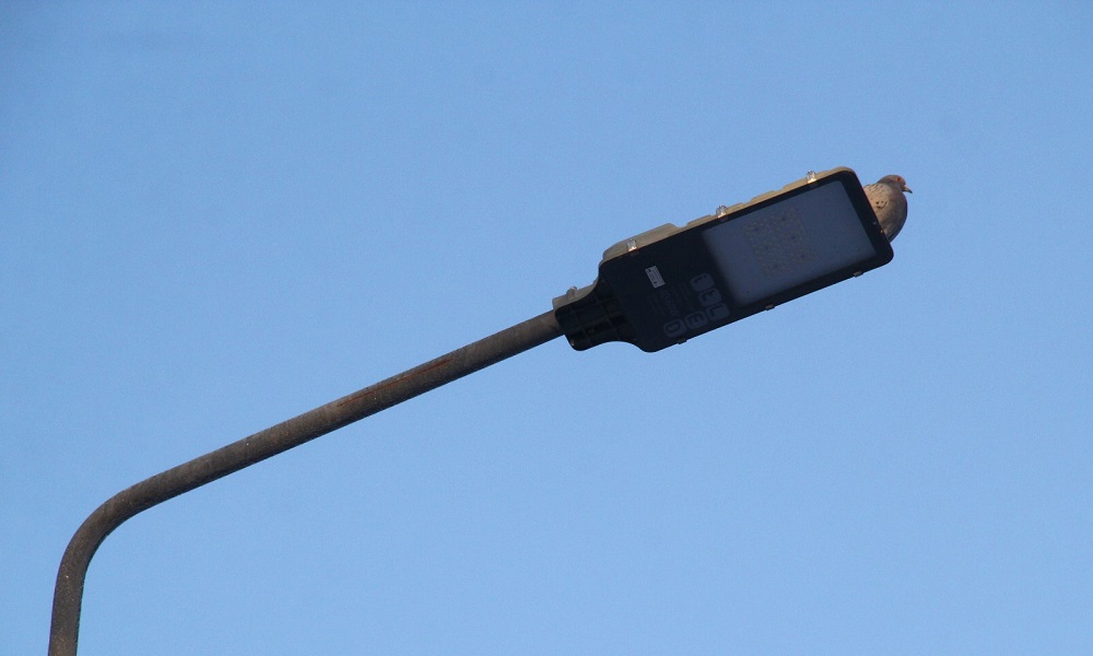 На омских улицах заменят светильники