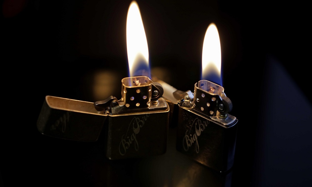 Омские полицейские задержали двух поджигателей [ВИДЕО]