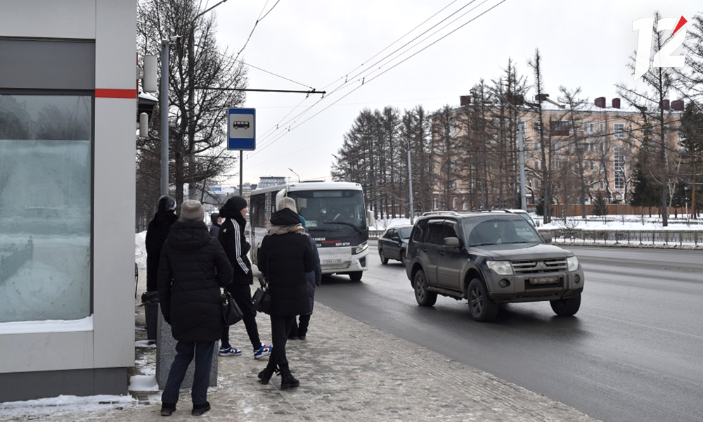 Тёплый остановочный павильон в Центральном округе Омска снова заработал