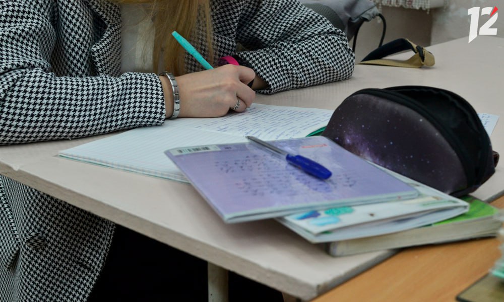 Омским школьникам установили ограничения на время выполнения домашнего задания