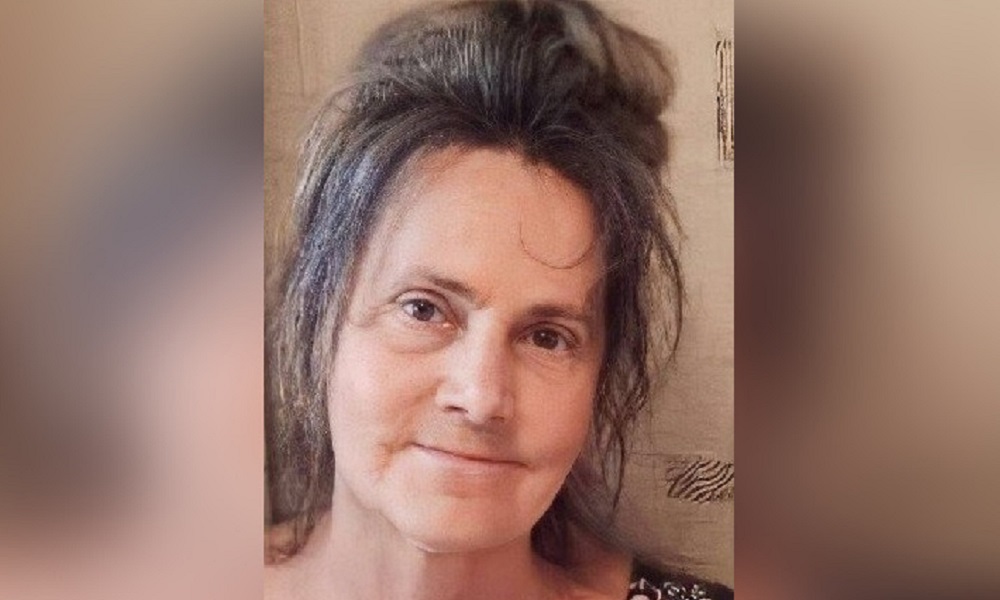 В Омской области ищут худощавую черноволосую женщину