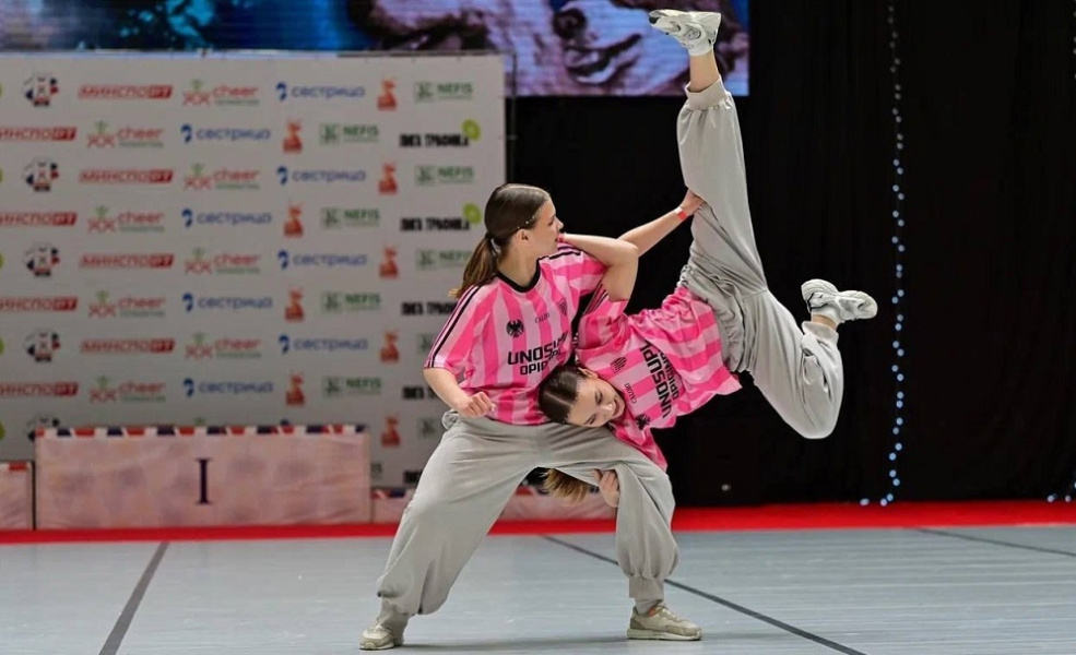 Омские спортсменки вернулись с наградами с республиканского фестиваля по чир спорту в Казани