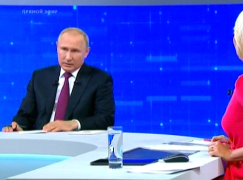 Президент России ответил блогерам про наказание за фейки в Сети и суверенный интернет